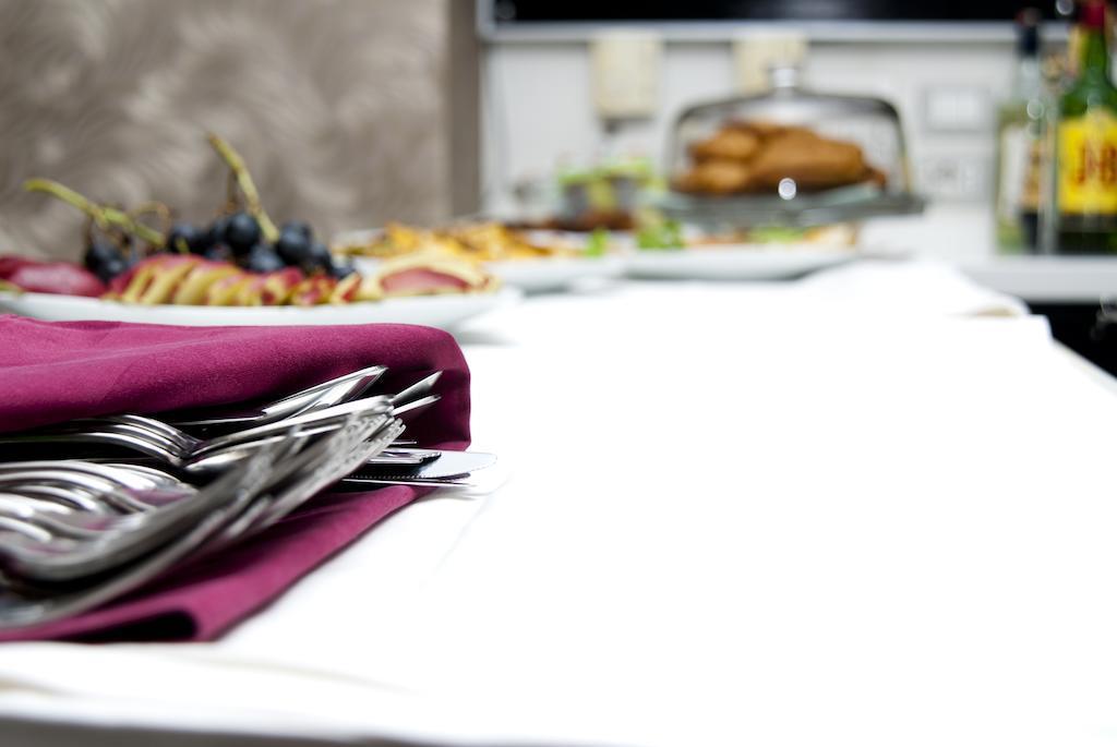 Golden City Hotel , Tirana Zewnętrze zdjęcie